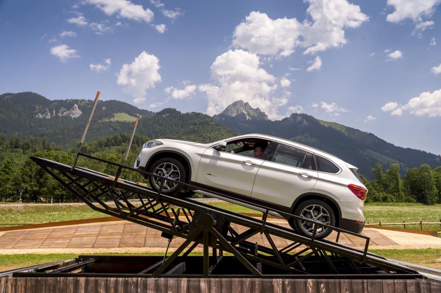  BMW X1 xDrive2.5d xLine 2015 года  (фото 28 из 30)